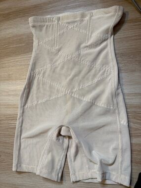 High-Waist Shaping Shorts in Light Beige